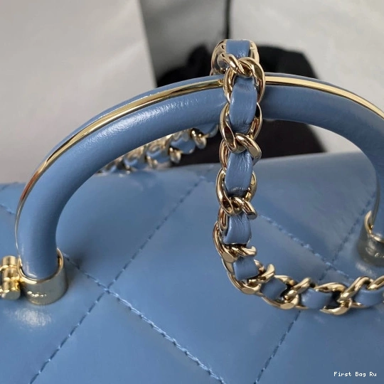 First Bag Ru BOX BAG CHANEL SMALL 0724